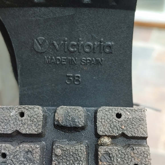 Victoria Brand Canvas Booties - Picture 5 of 10